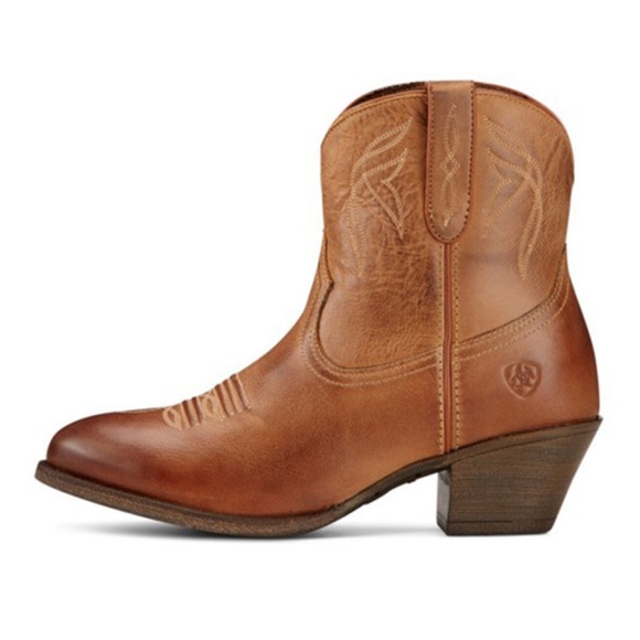 Ariat Darlin Round Toe Short Western Boots, Sz 9 - Picture 2 of 16